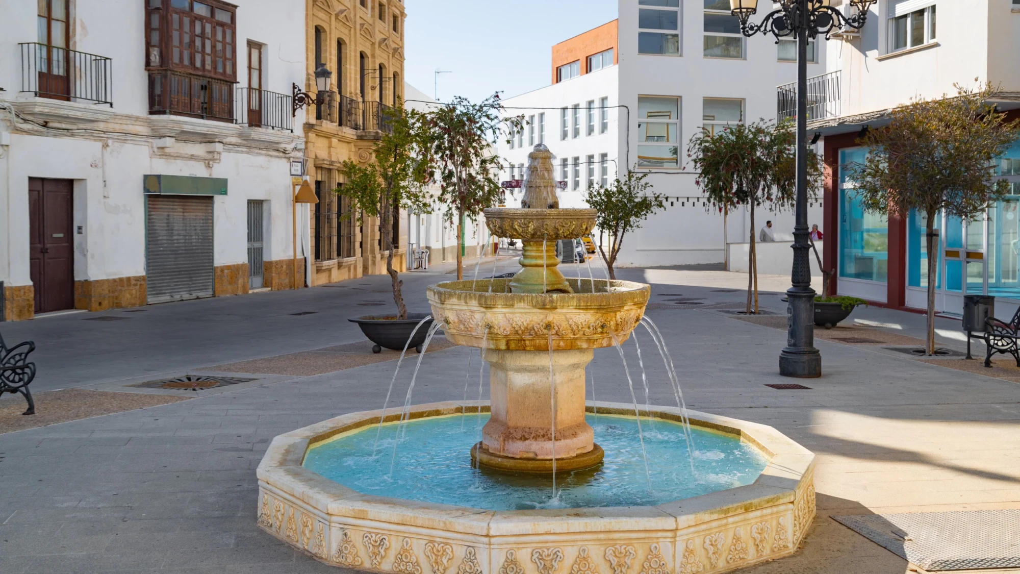 Fontaine sur une place du centre